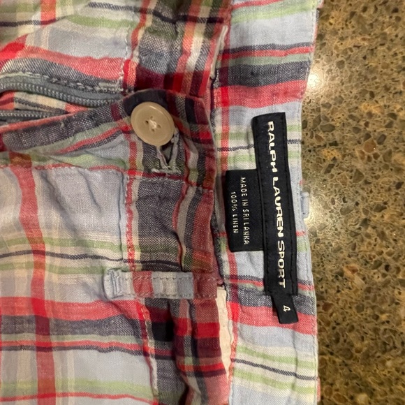 Banana Republic Bundle of 3 shorts-like new size 4. - Picture 9 of 9